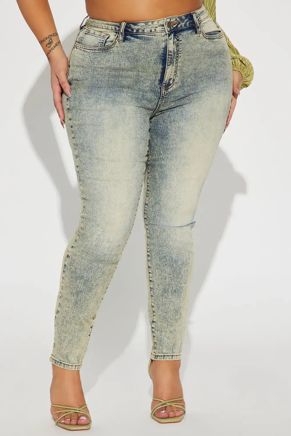 Don't Rush Tinted Stretch Skinny Jeans - Light Wash