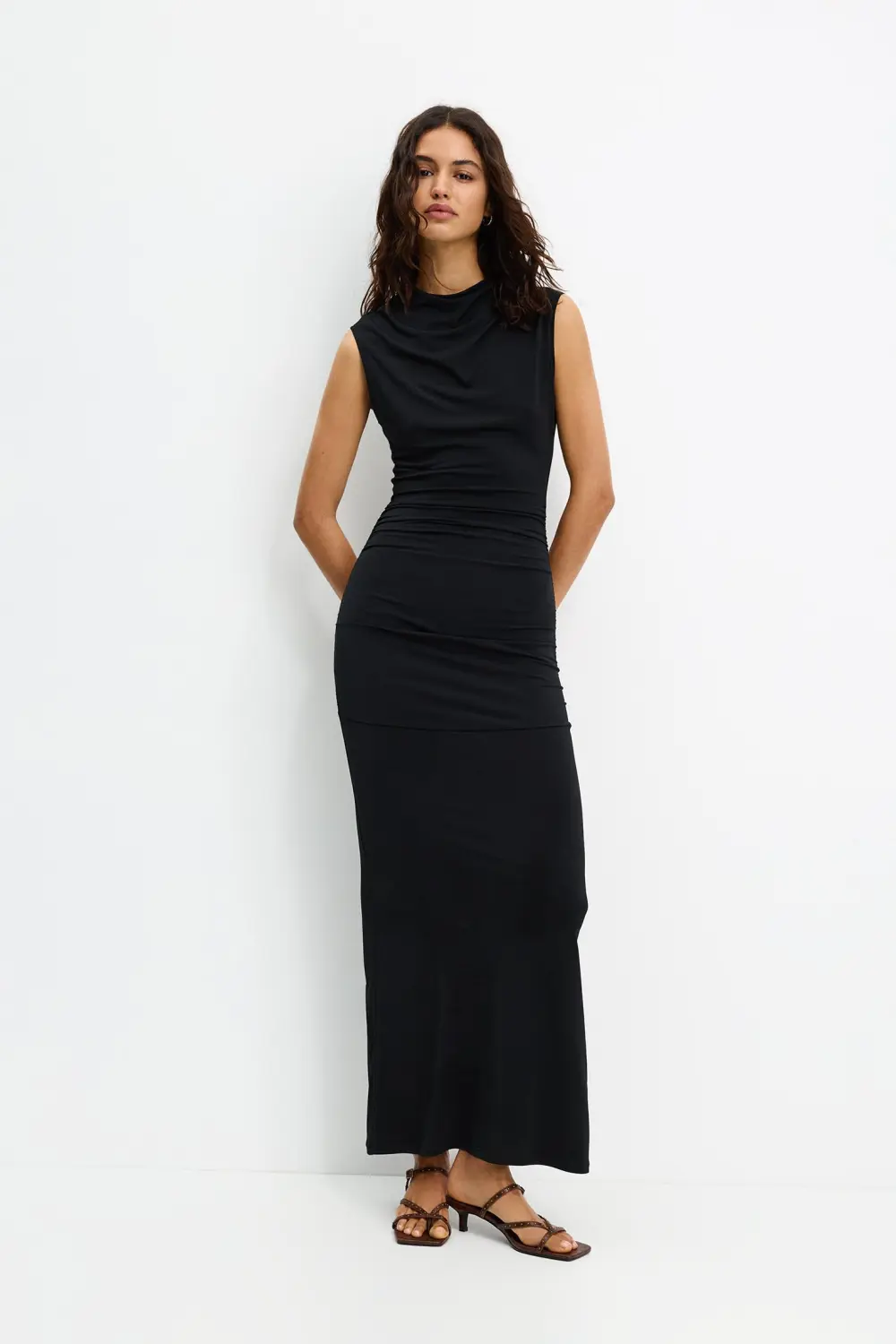 Vestido midi manga sisa frunces