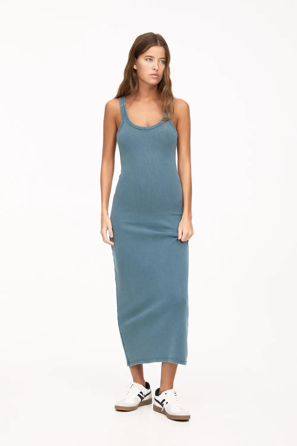 Vestido midi tirantes canalé
