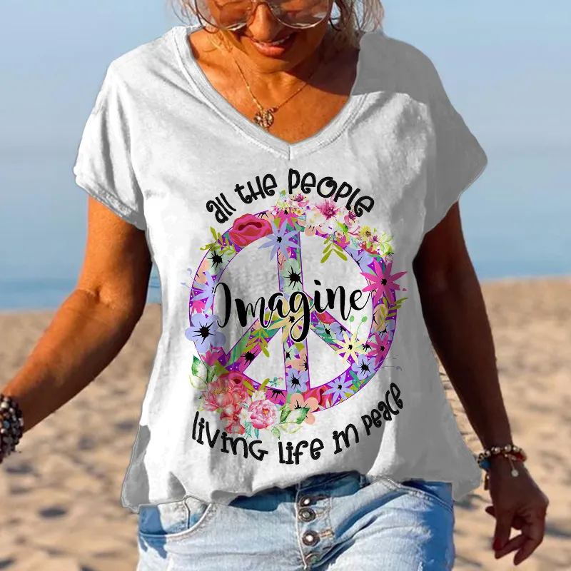 All the people living life m peace Graphic Tees