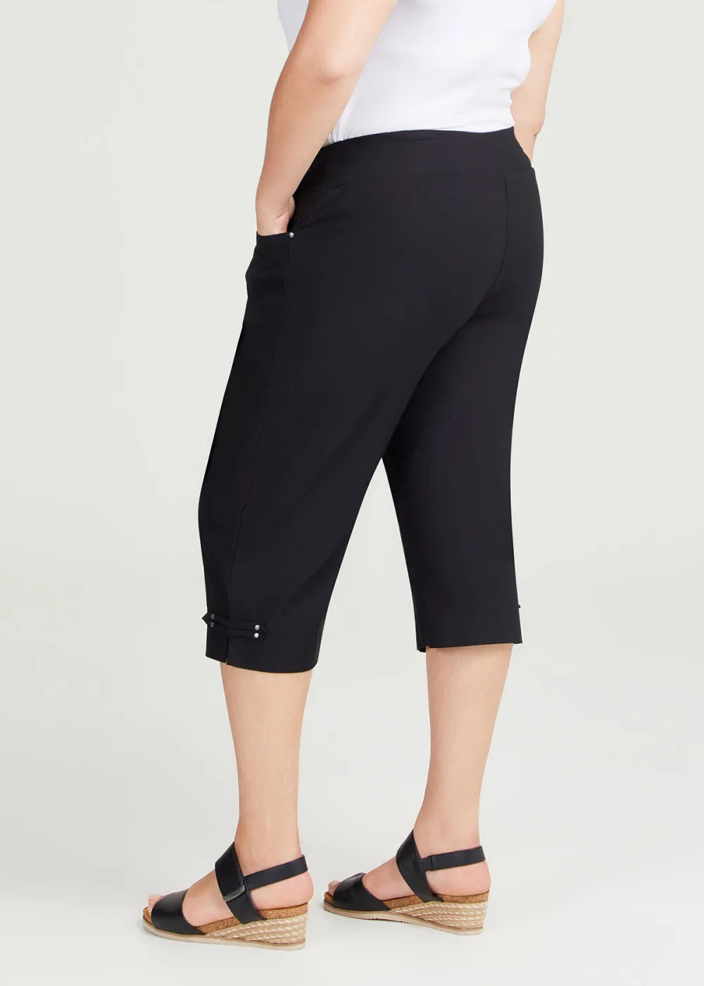 Editorial Essential Short
