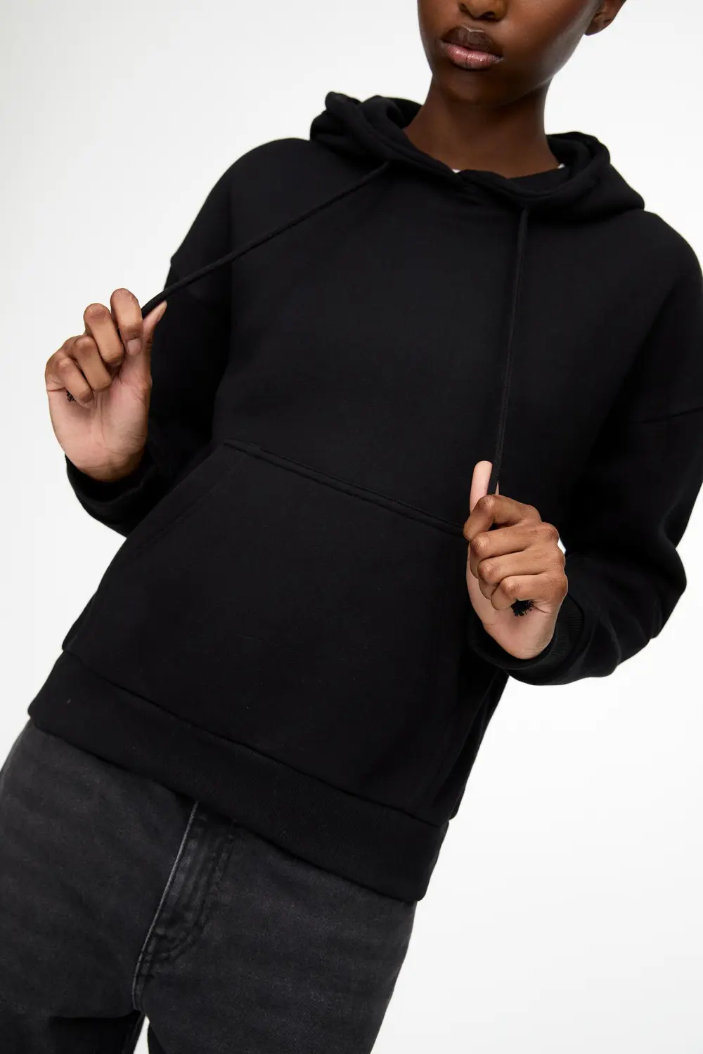 Sudadera básica capucha
