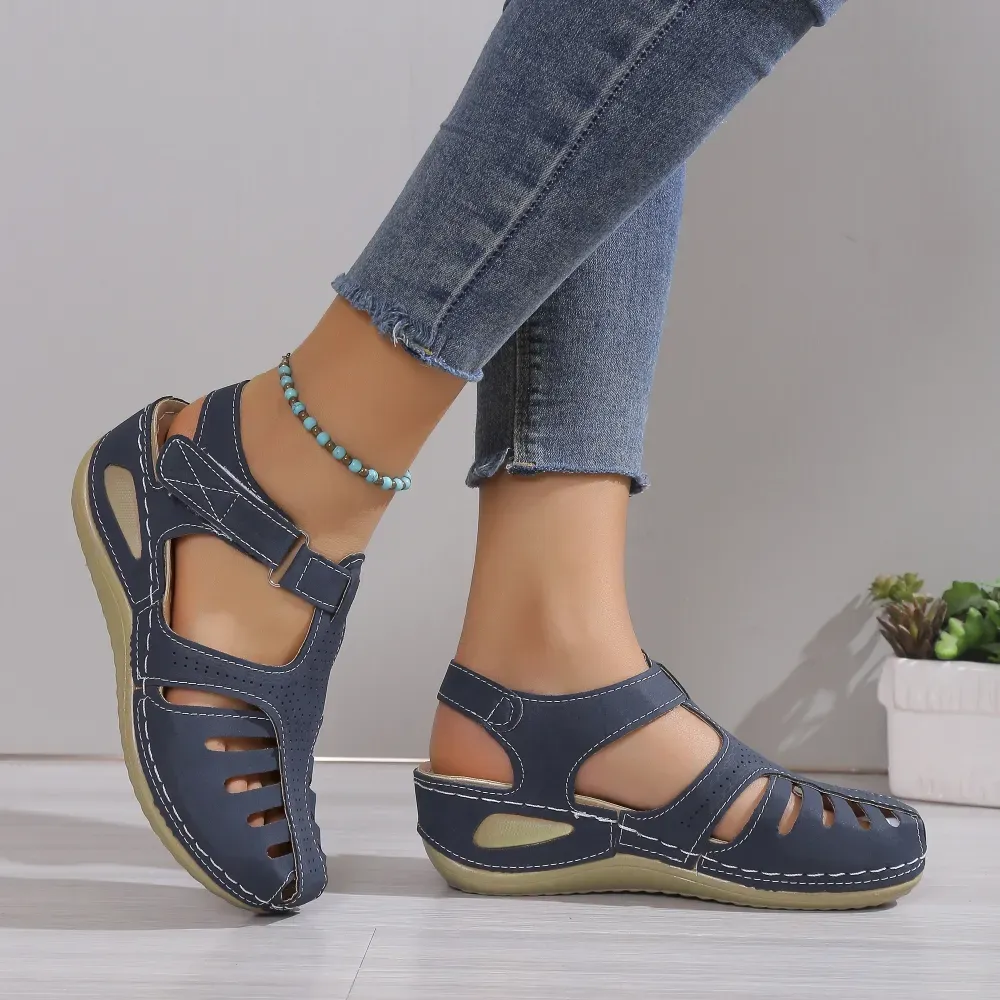 Round Toe Platform Sandals
