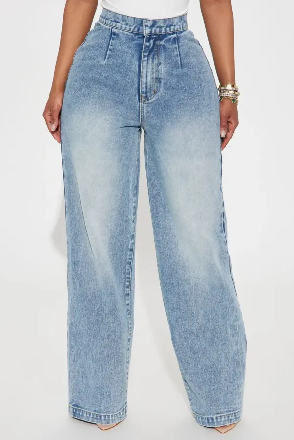 Chasing Dreams Non Stretch Straight Leg Jeans - Medium Wash