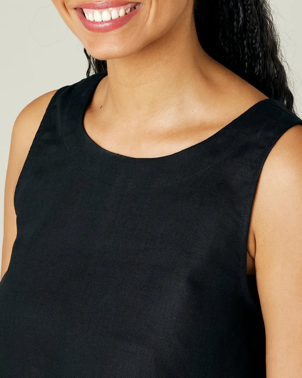 BLACK LINEN TOP