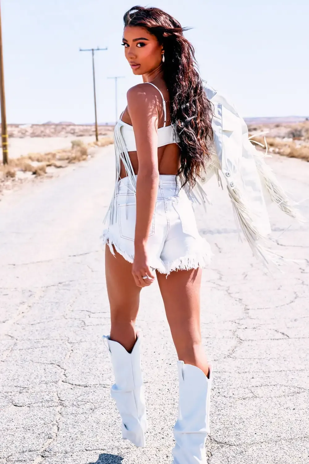 Winding Up Low Stretch Cut Off Denim Shorts - Ivory