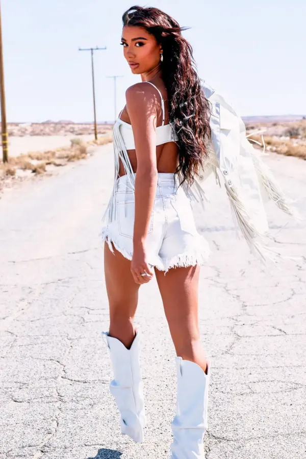 Winding Up Low Stretch Cut Off Denim Shorts - Ivory