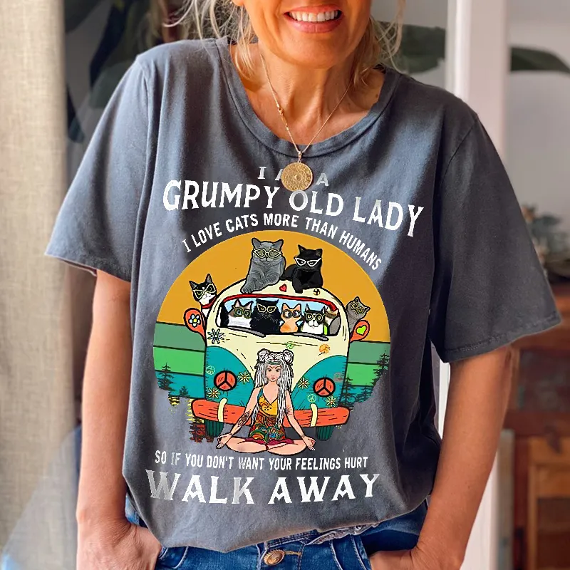 I Am A Crumpy Old Lady I Love Cats More Than Humans Women Crew Neck Tees