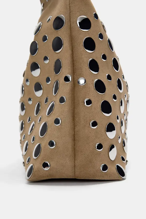 Bolso shopper tachas
