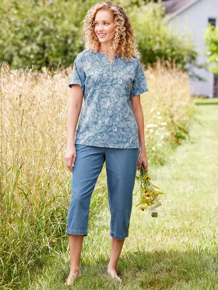 Women's Denim Capris With Button Detail