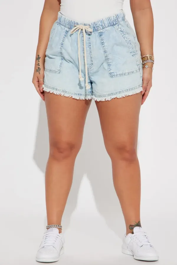 Weekend Things Denim Shorts - Light Wash
