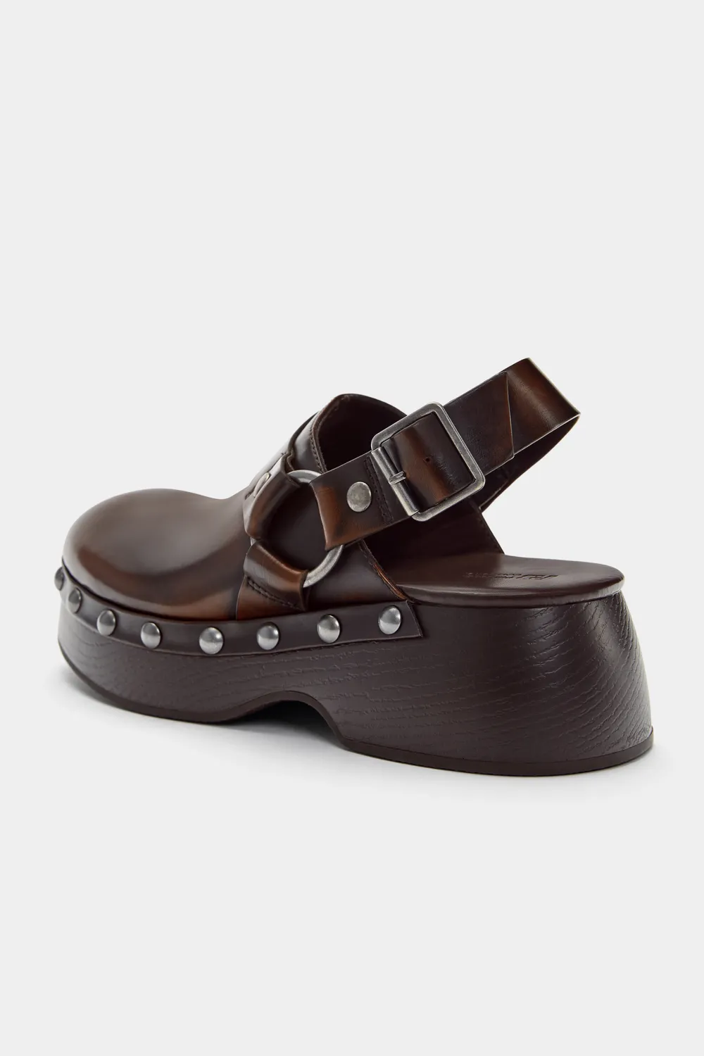 Zuecos tachas