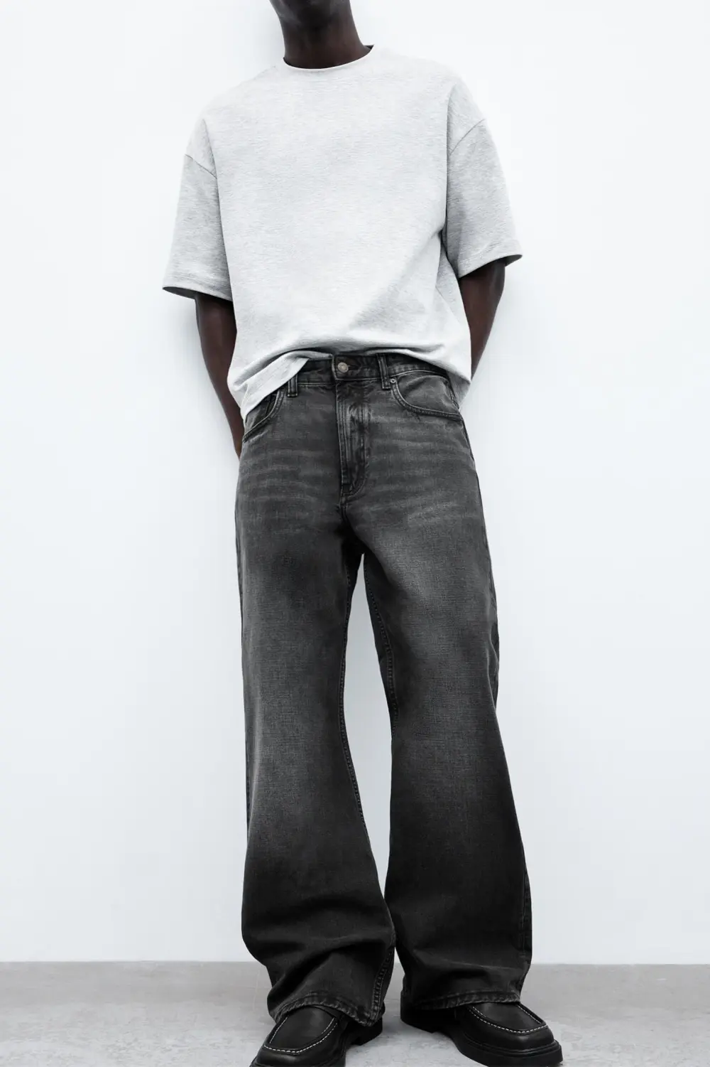 Loose flared jeans