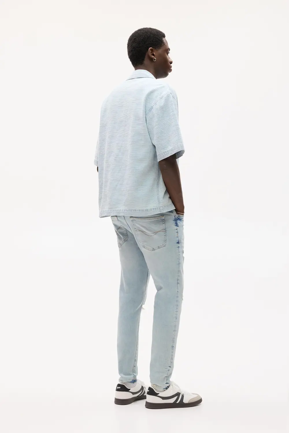 Ripped carrot fit jeans