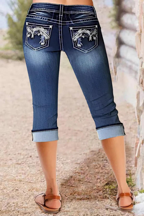 Wash Embroidery Pocket Roll Hem Mid Rise Capri Jeans
