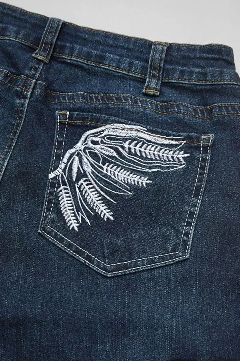 Wash Embroidery Pocket Back Flap Pocket Mid Rise Bootcut Jeans
