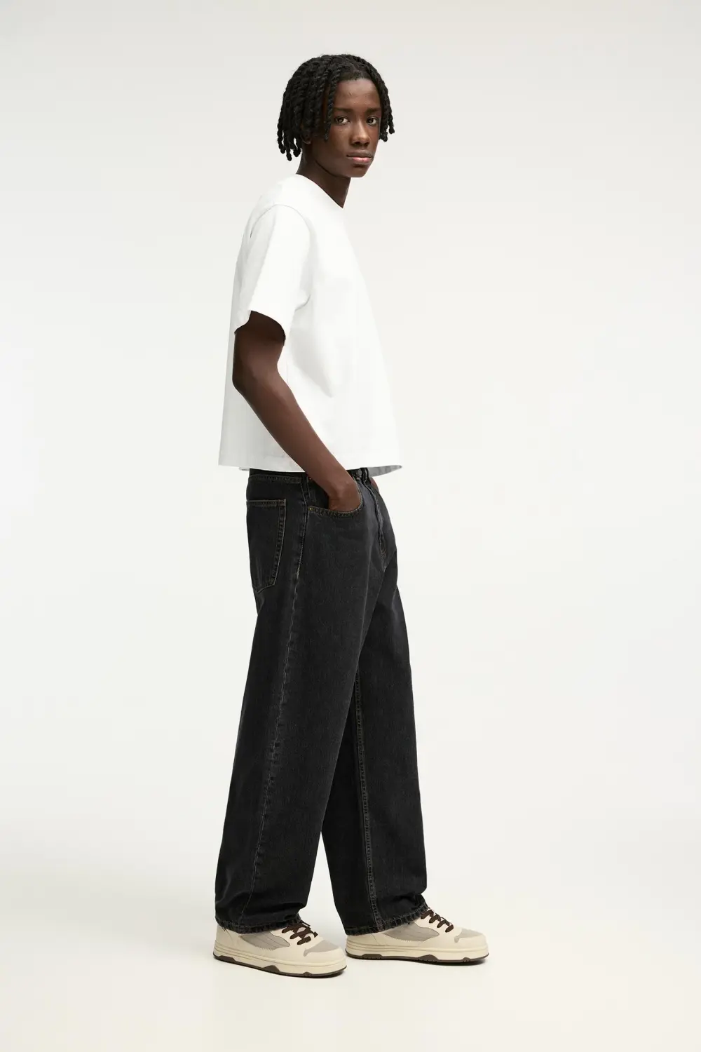Loose baggy jeans