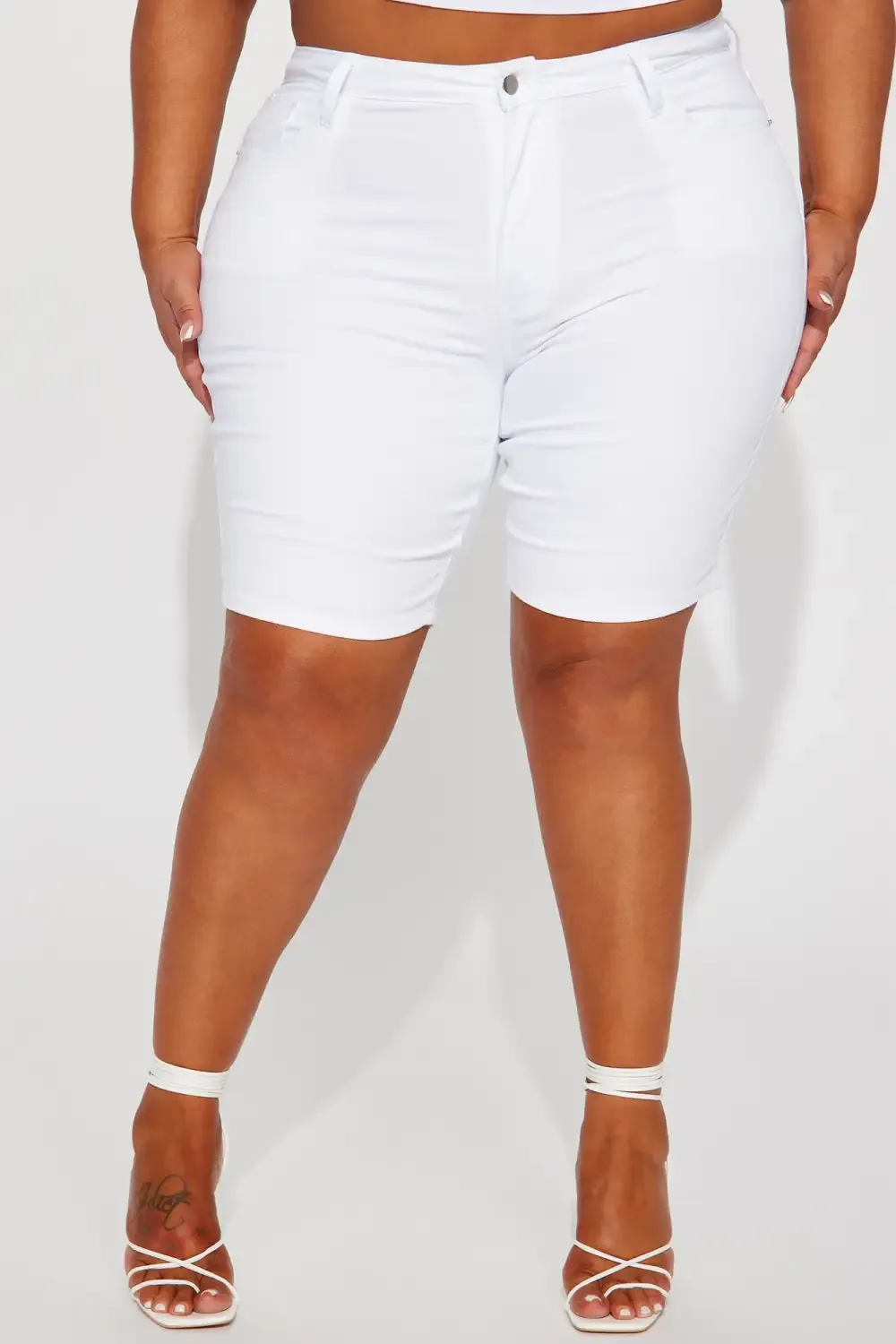 On The Guest List Deluxe Stretch Bermuda Shorts - White