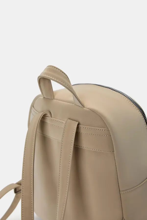Mini mochila engomada