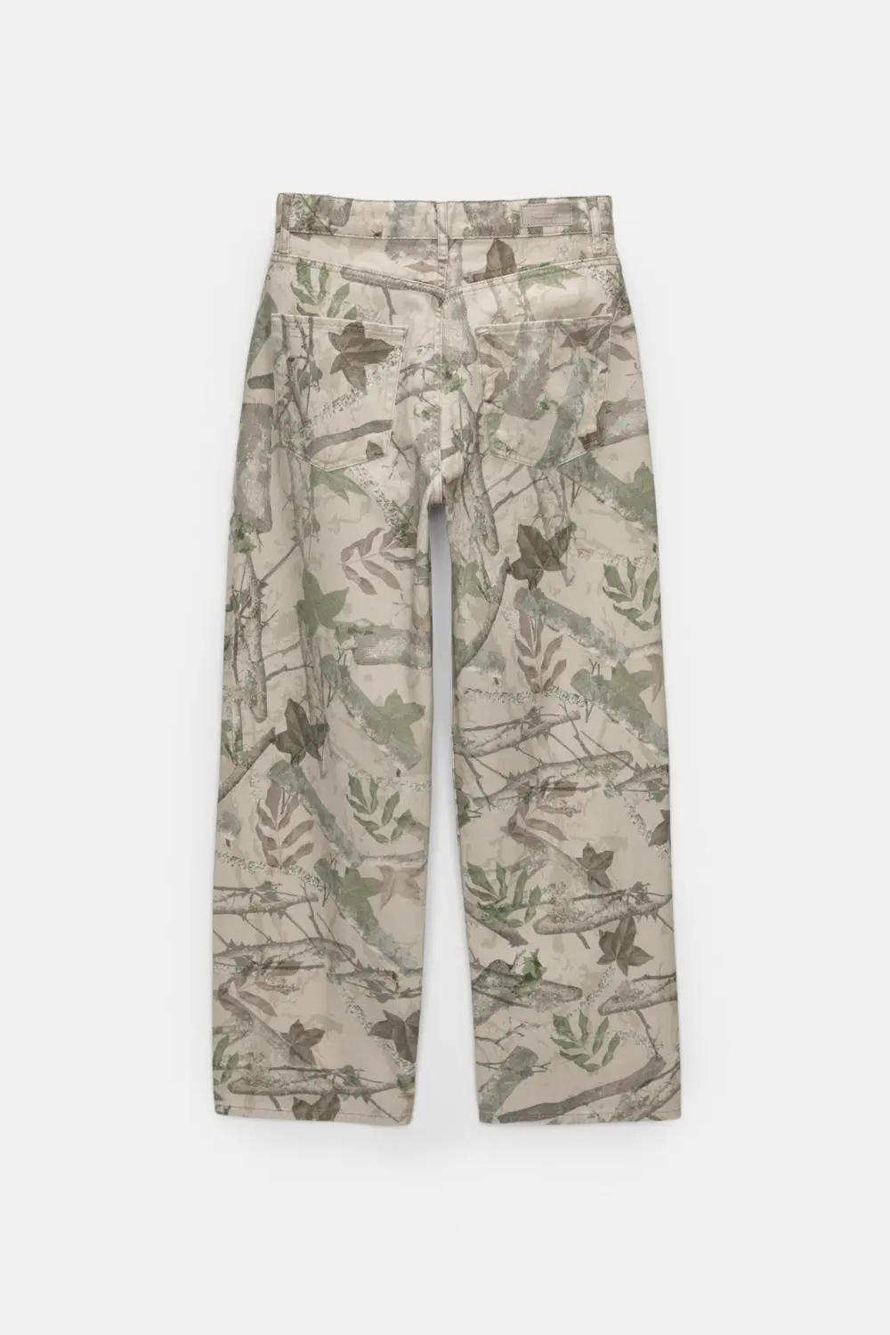 Pantalón skater estampado hojas
