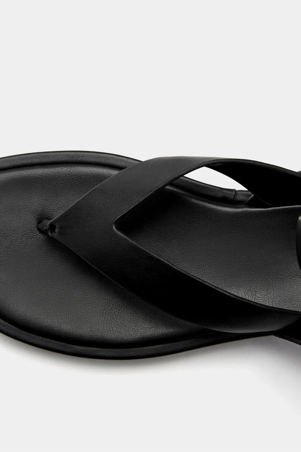 Sandalias planas tiras