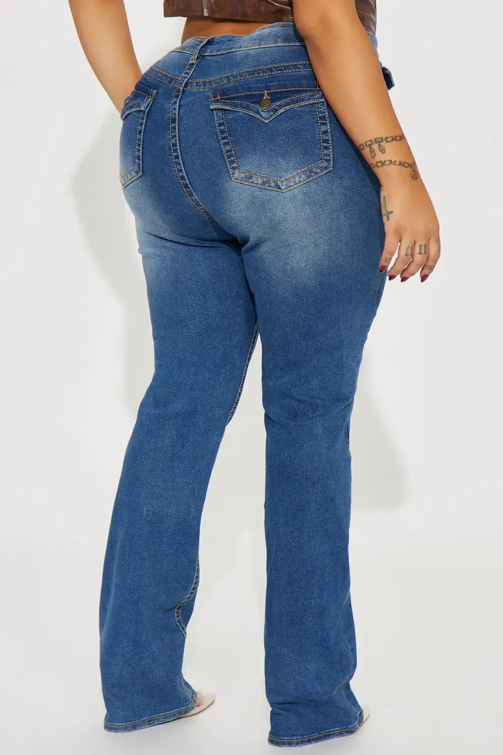 Getting Served Stretch Bootcut Jeans - Medium Wash