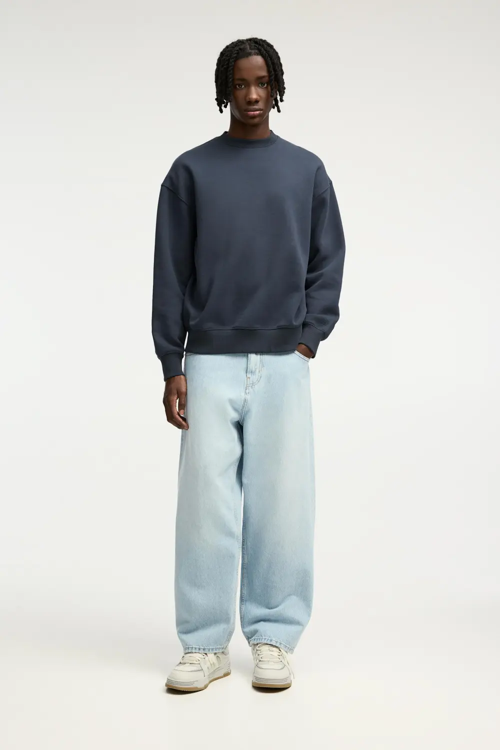 Loose baggy jeans