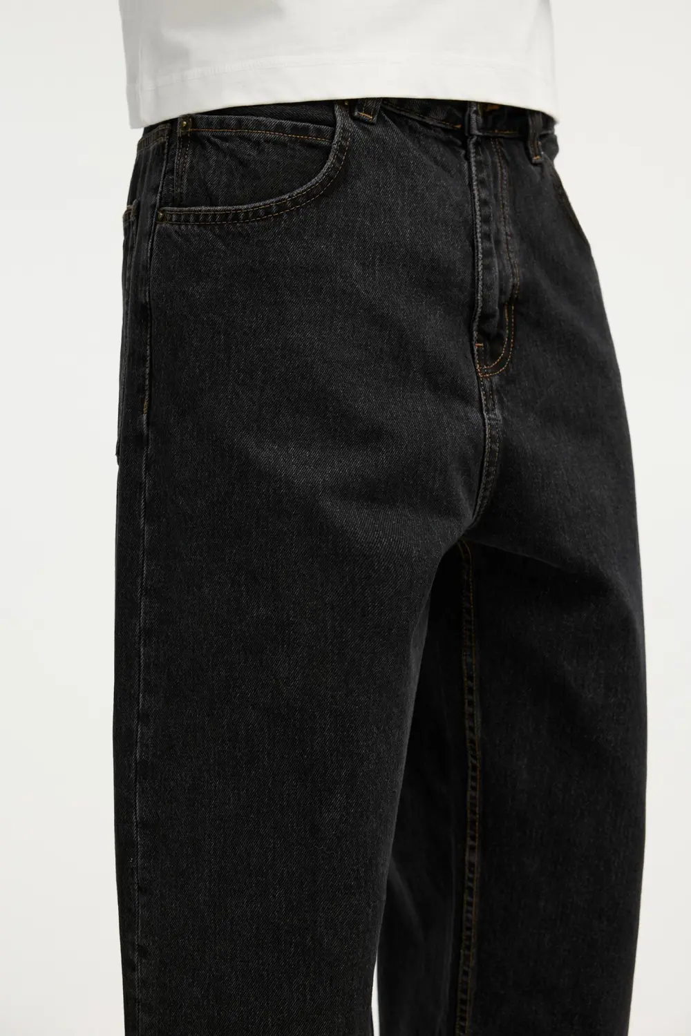 Loose baggy jeans