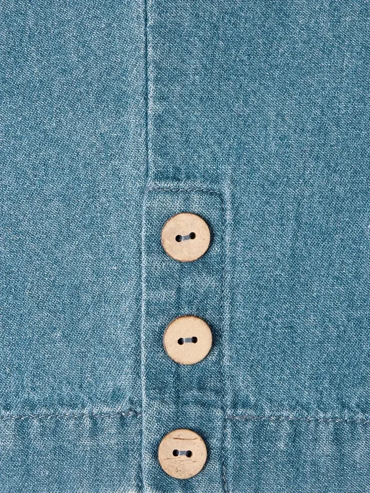 Women's Denim Capris With Button Detail