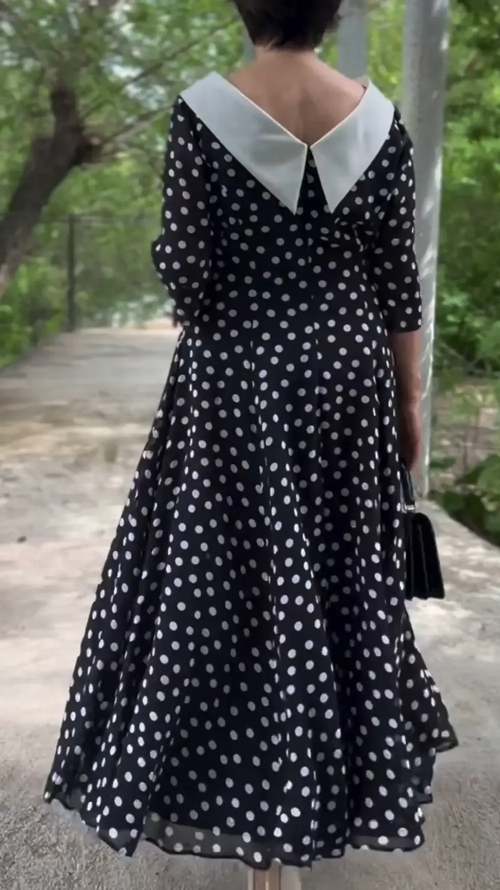 Women's Round Neck Polka Dot Mid-length Sleeve Elegant Dress