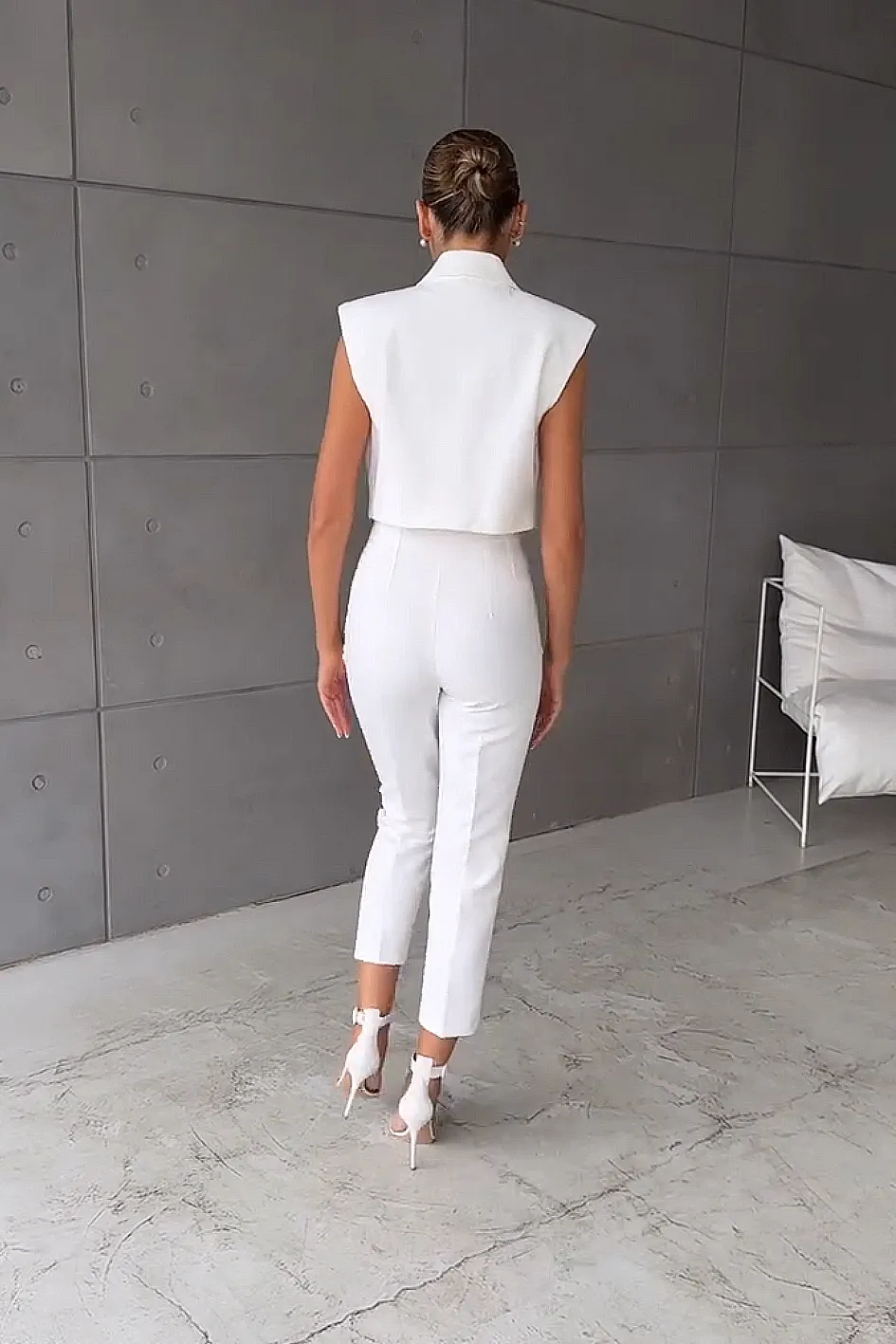 Women'S Solid Color Sleeveless Vest And Slim Pants 2-Piece Set