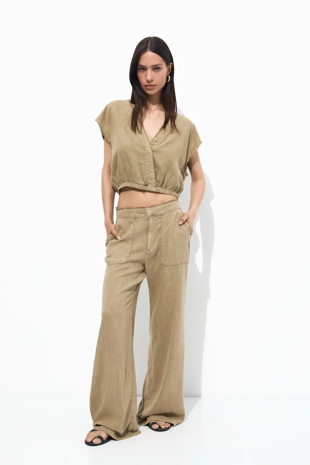 Pantalón fluido desflecado con lino