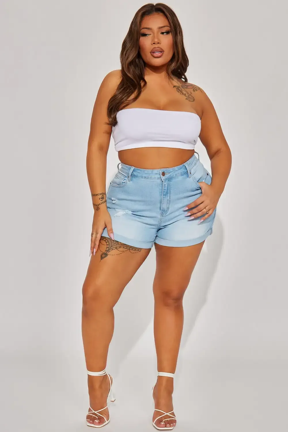 90s Mom Stretch Ripped Denim Shorts - Light Wash