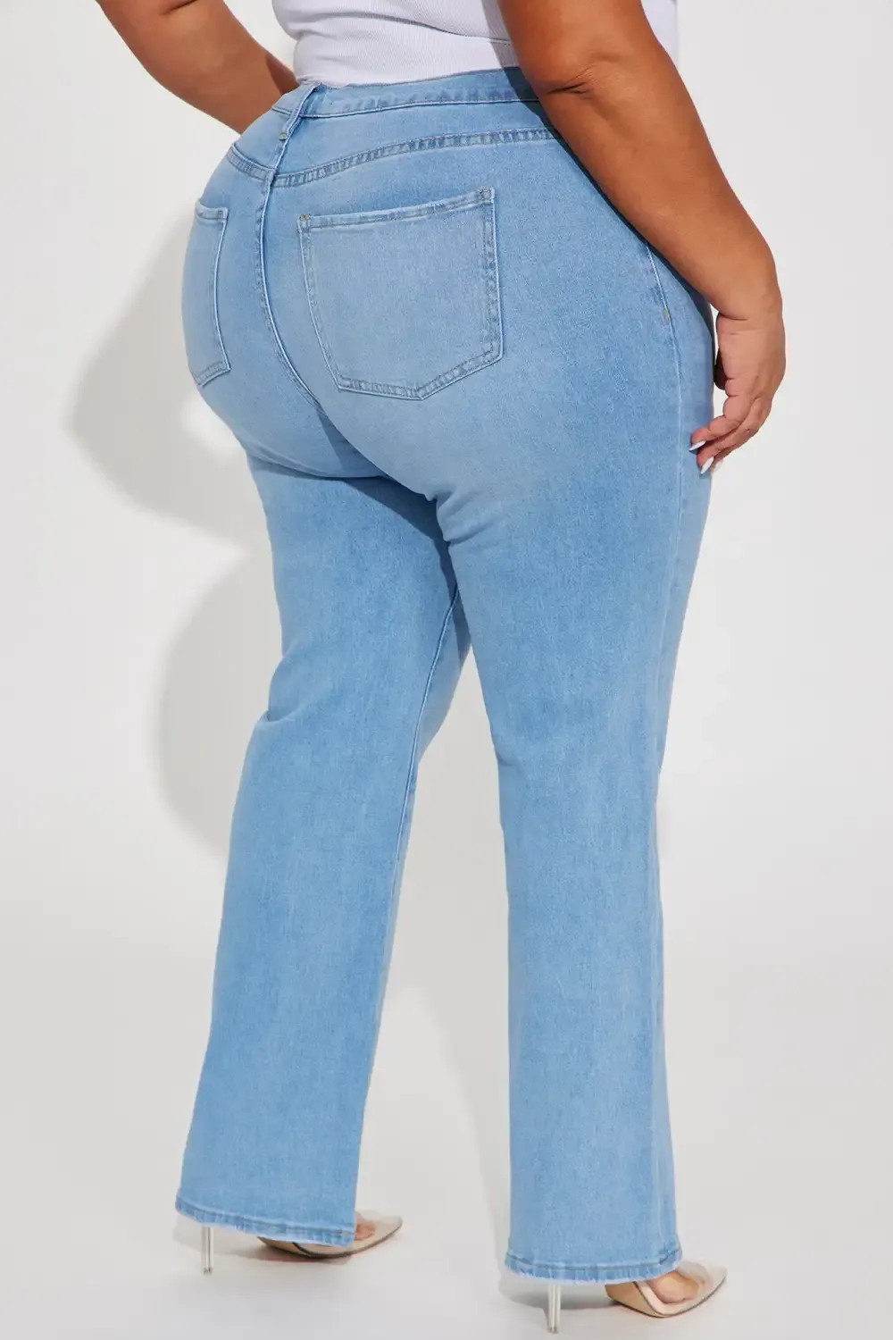 Classic 90s Low Stretch Straight Leg Jeans - Light Wash