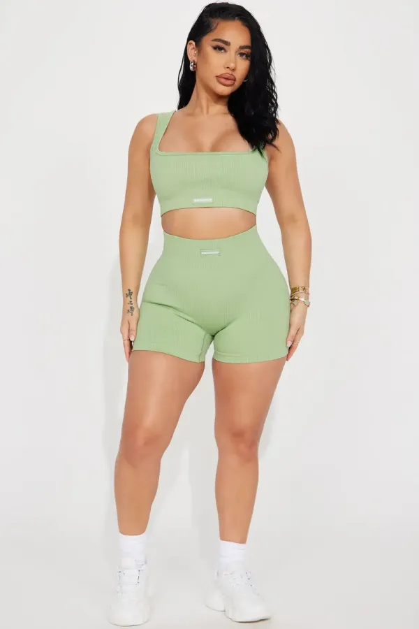 Effortless Zeus Ribbed Seamless Hot Shorts - Sage
