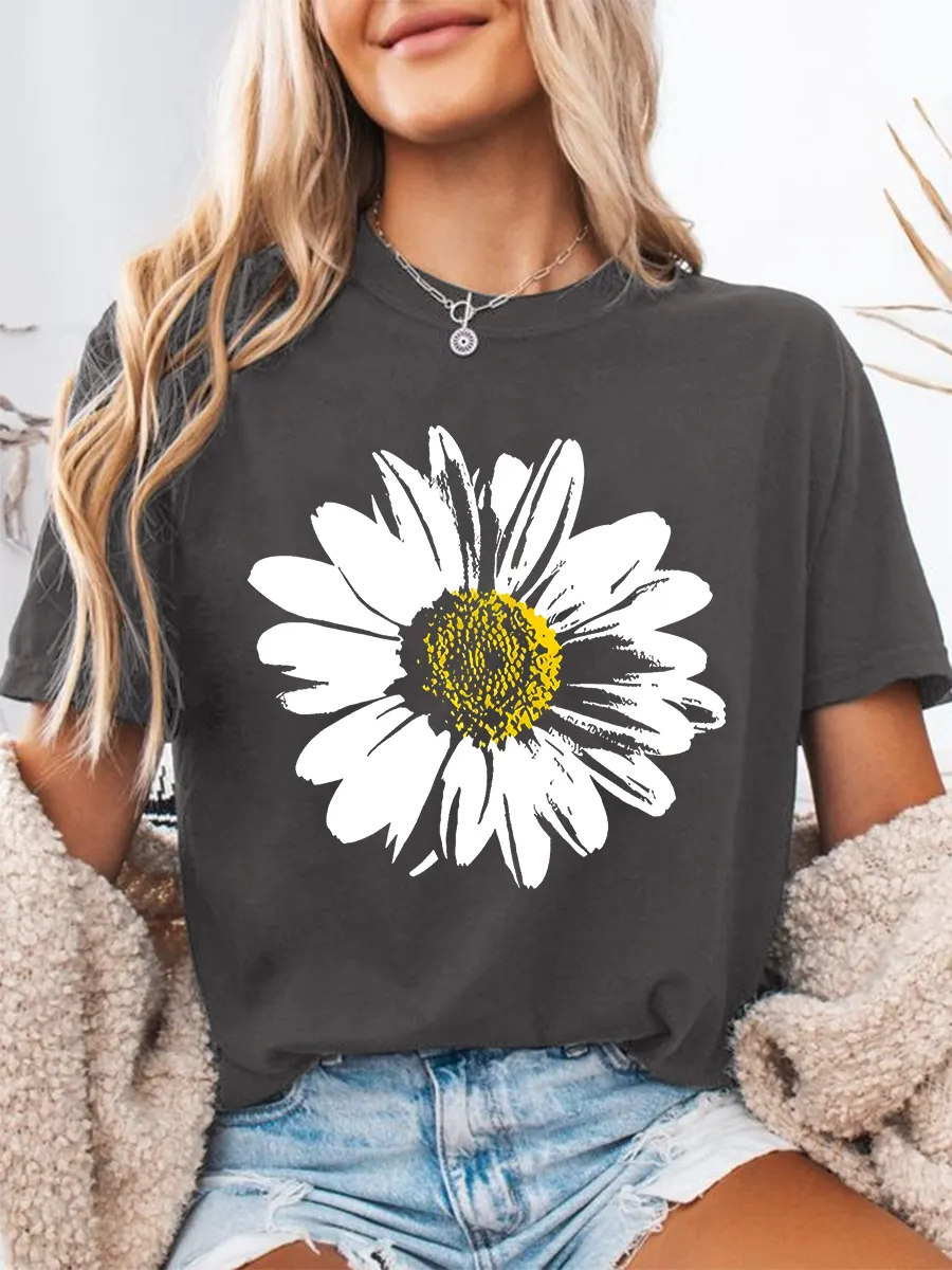 Daisy Graphic Tee