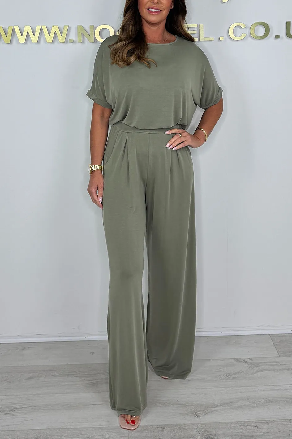 Women'S Solid Color Casual Short-Sleeved Top And Pants Two-Piece Set