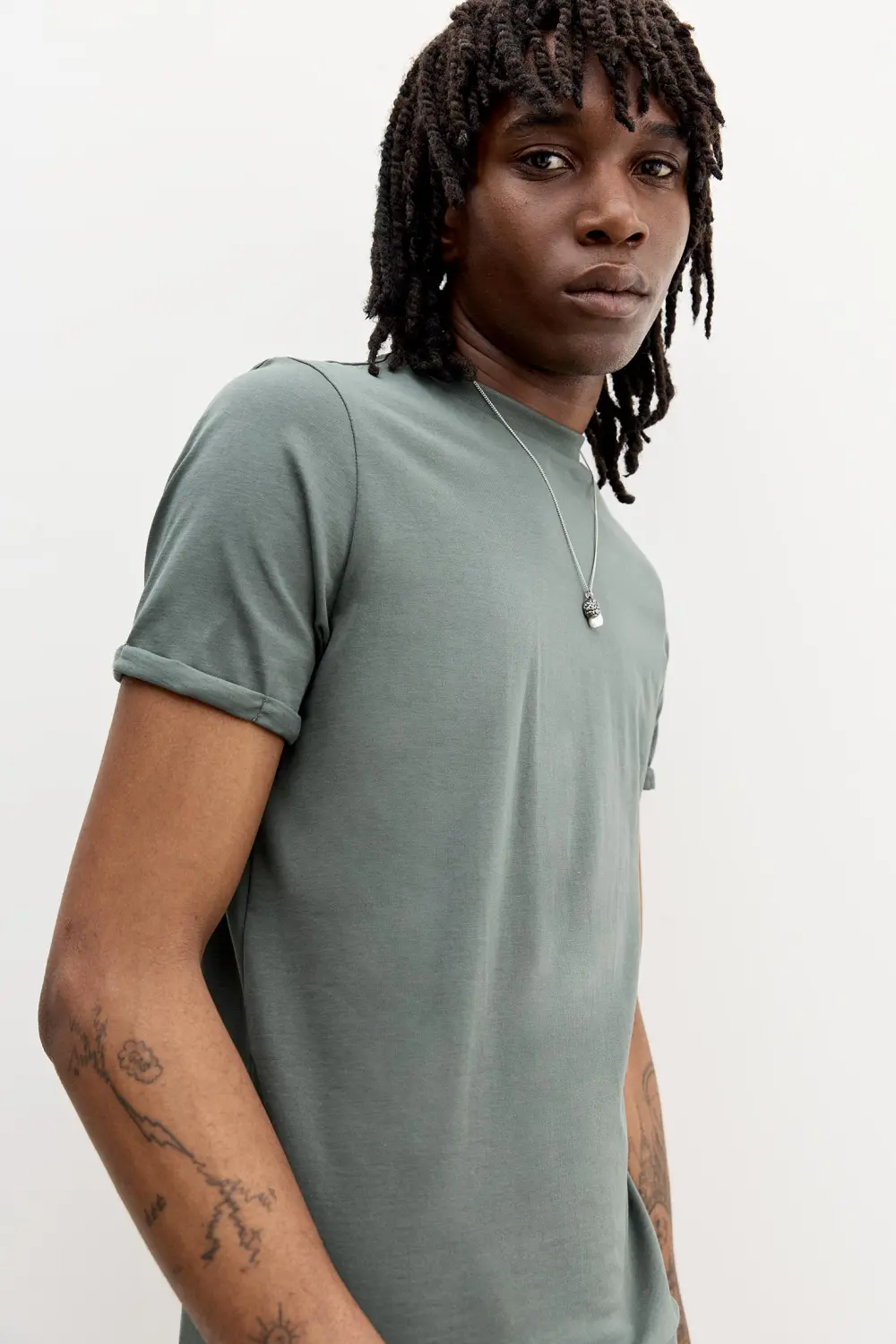 Basic muscle fit T-shirt