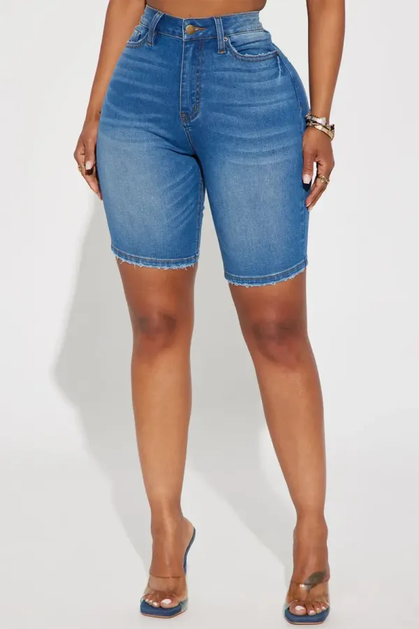 On The List Deluxe Stretch Bermuda Shorts - Medium Wash