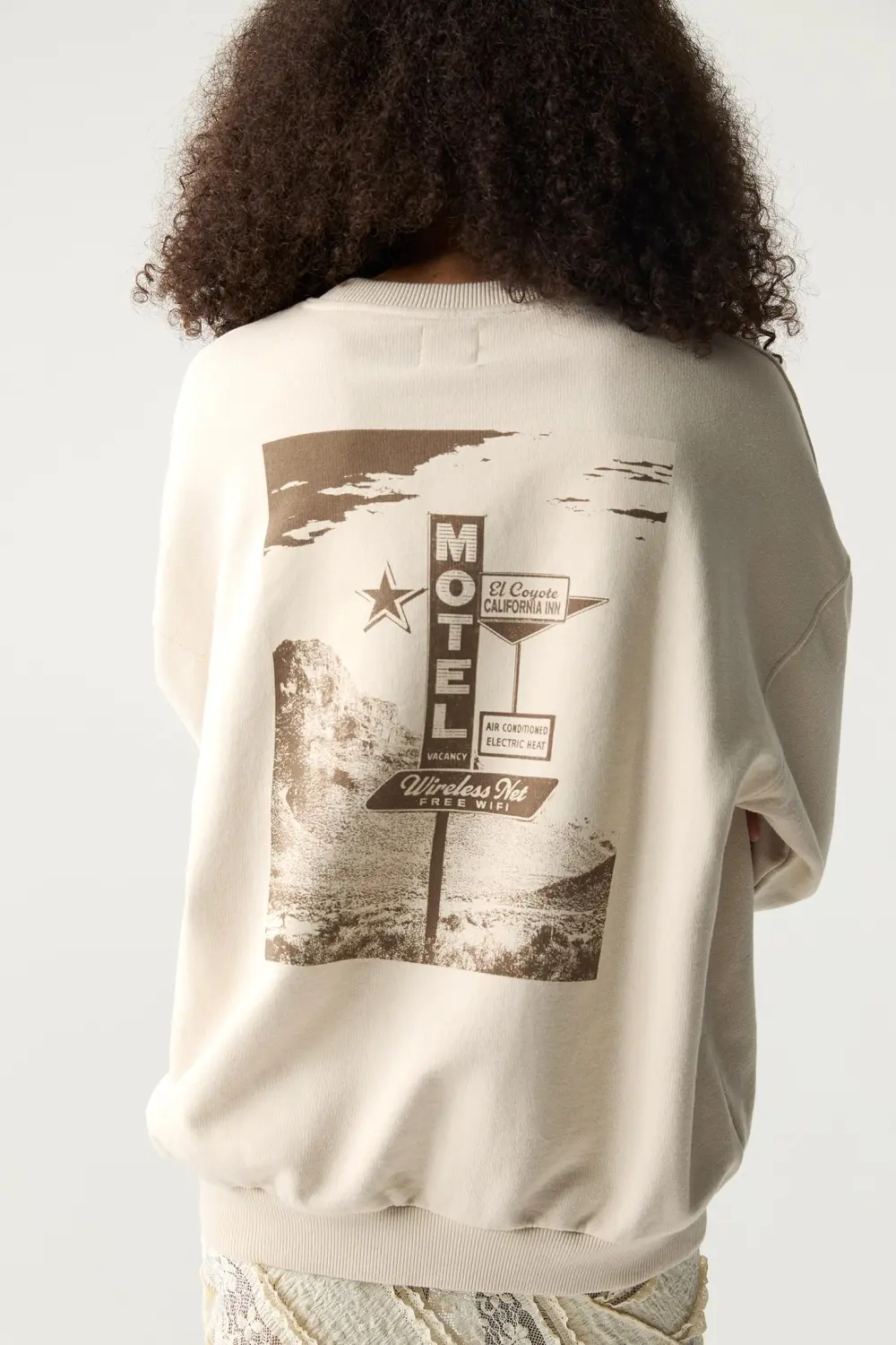 Sudadera motel detalle rotos