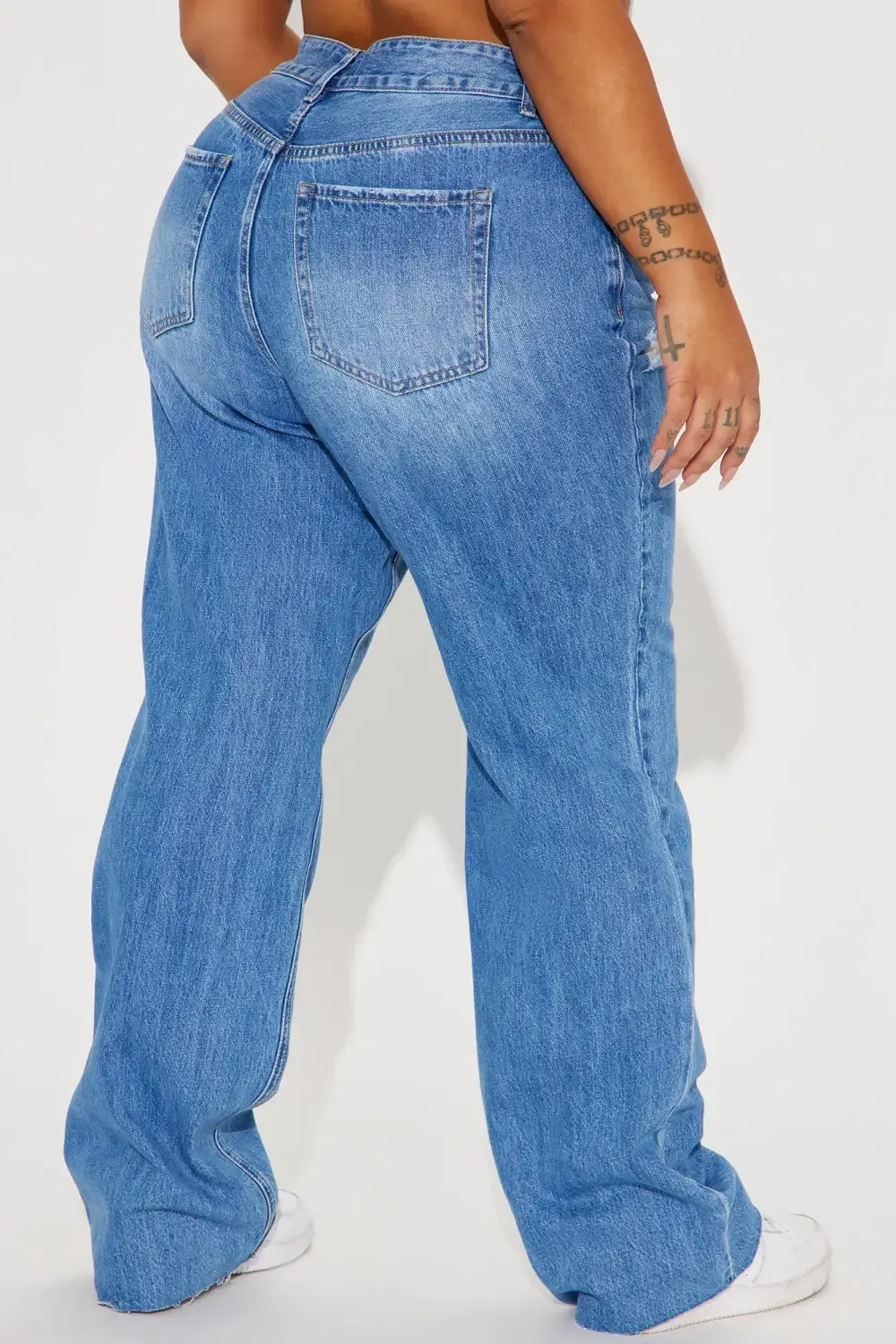 Worth The Wait Ripped Straight Leg Jean - Medium Wash