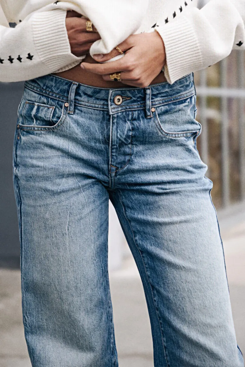 Wash Stretchy Mid Waist Straight Leg Jeans