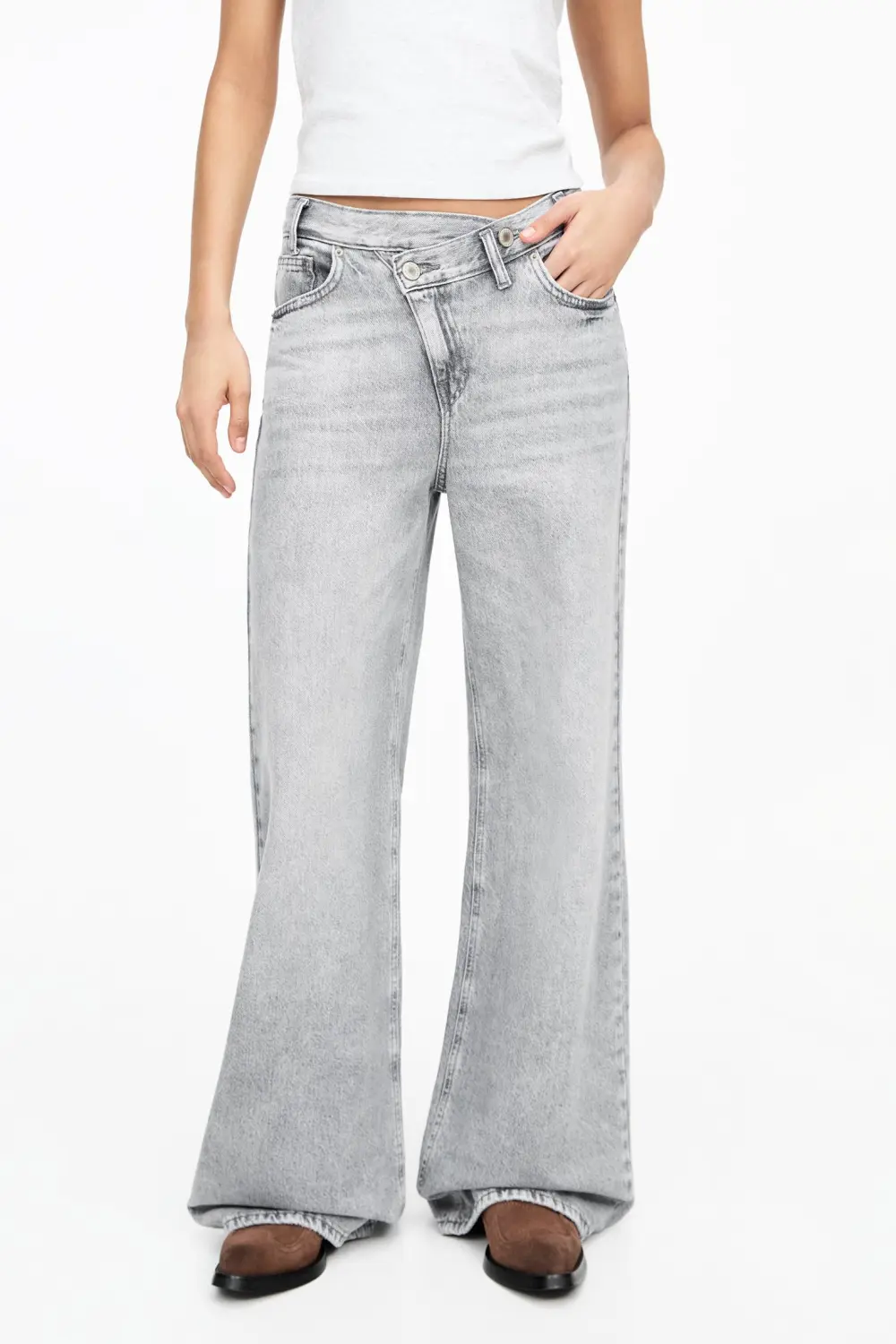 Jeans wide leg cintura cruzada