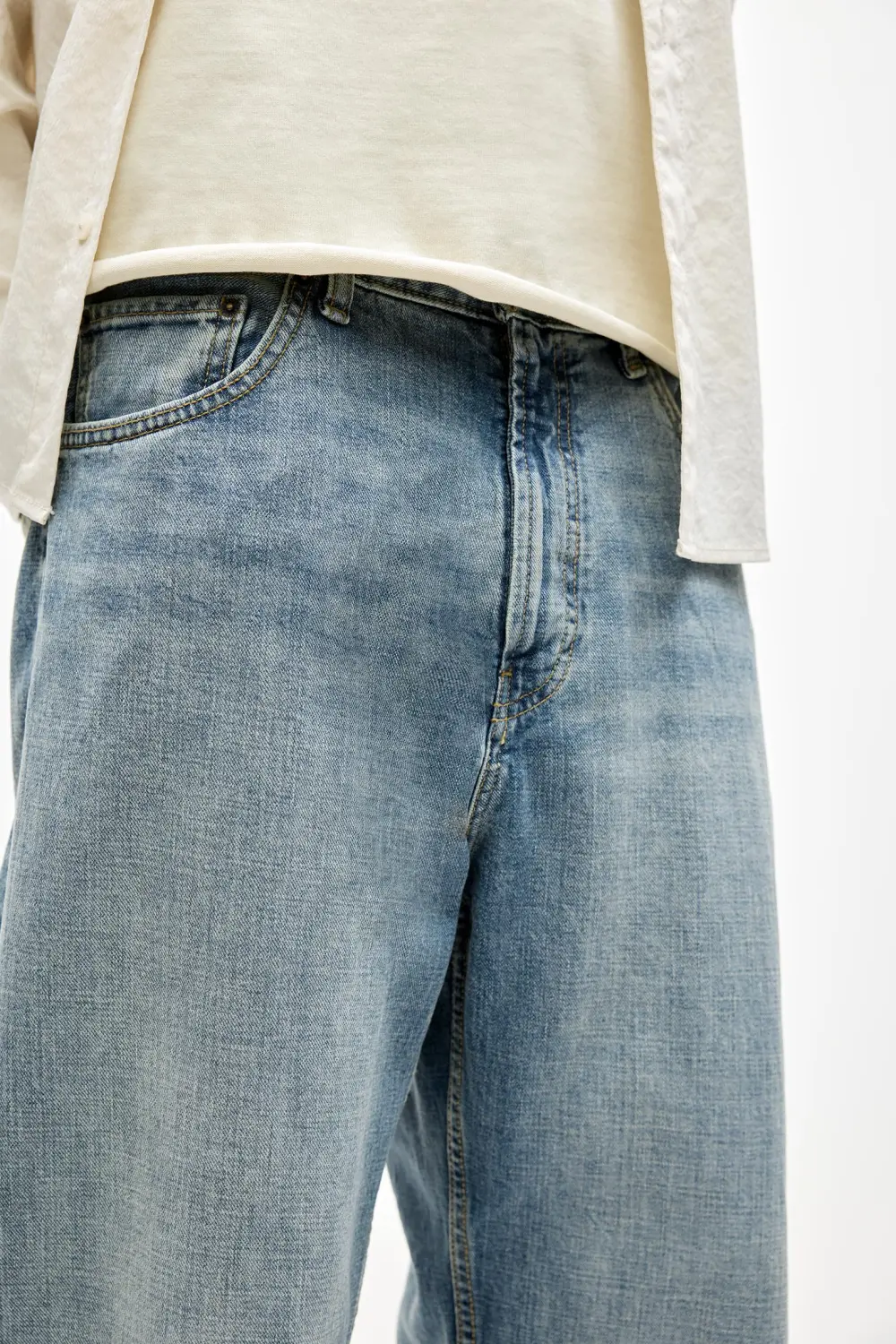 Loose flared jeans