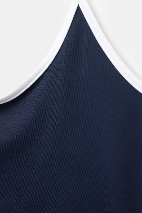 Halter top with contrast trims