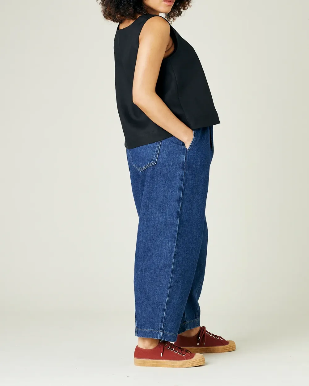 BLACK LINEN TOP