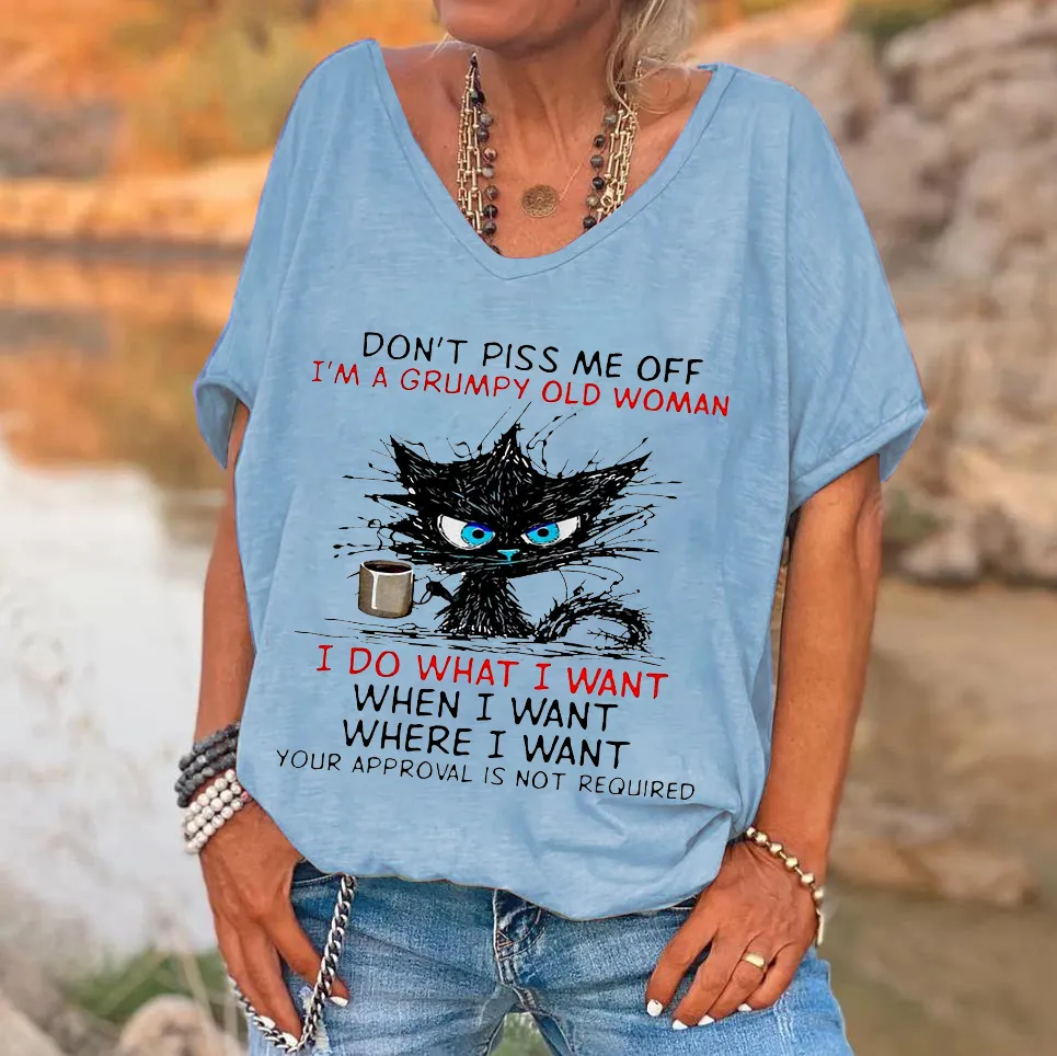 Custompupshirt Don't Piss Me Off I'm A Grumpy Old Woman Printed V-Neck Women's T-shirt