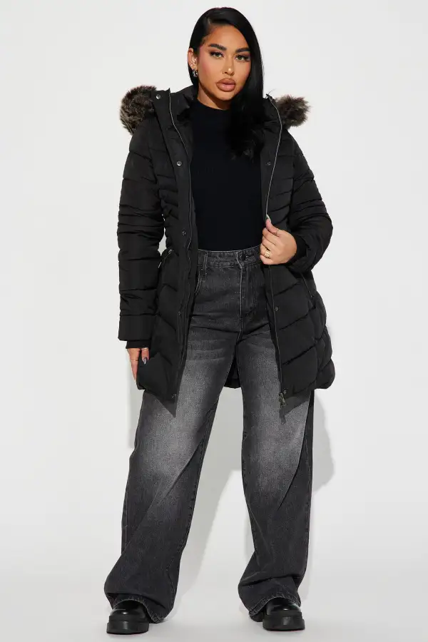 Hugs In The Snow Long Puffer Jacket - Black