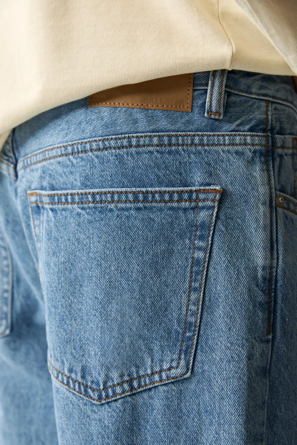 Standard jeans