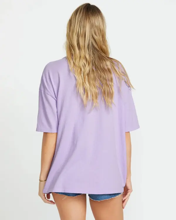 Goes Around Here Tee - Peaceful Lilac